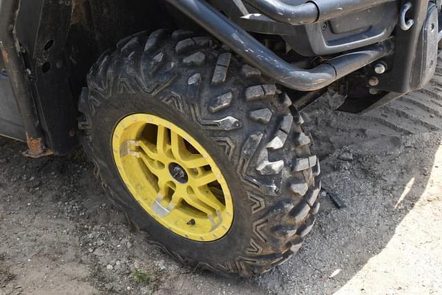 Image of John Deere XUV 835M equipment image 3