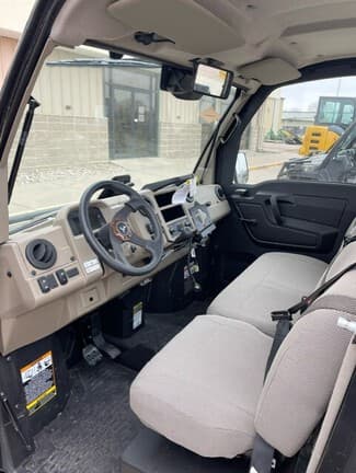 Image of John Deere XUV 835R Image 1