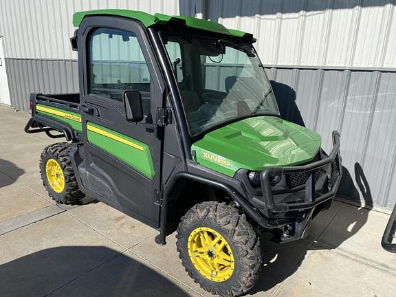 Image of John Deere XUV 835R equipment image 1