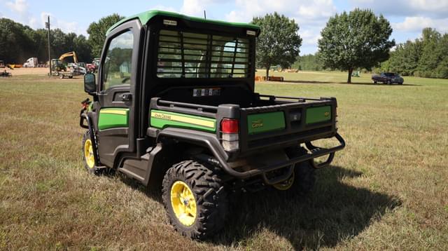 Image of John Deere XUV 835R equipment image 3