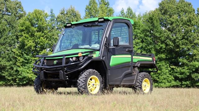 Image of John Deere XUV 835R equipment image 1