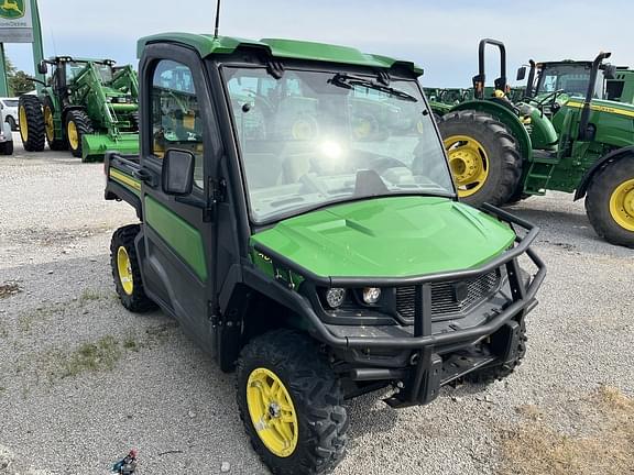 Image of John Deere XUV 835R equipment image 1