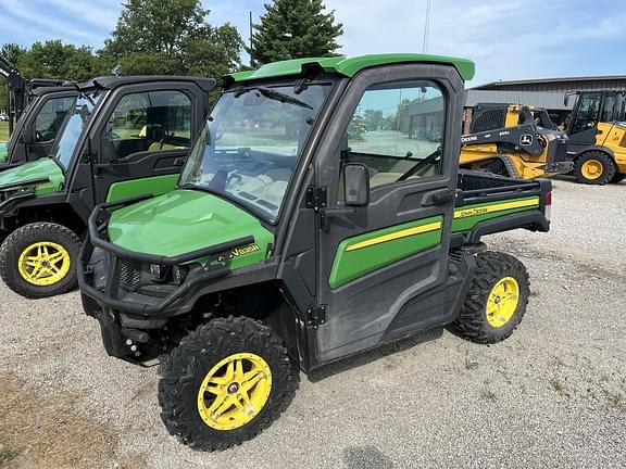 Image of John Deere XUV 835R equipment image 2