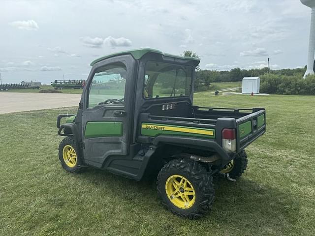 Image of John Deere XUV 835R equipment image 3