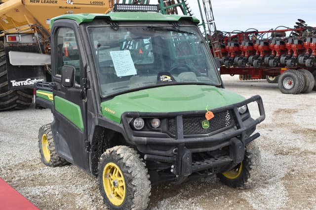 Image of John Deere XUV 835R equipment image 2