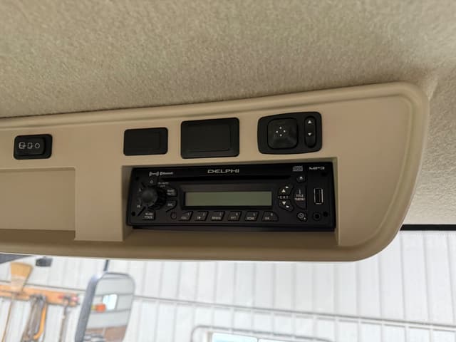 Image of John Deere 8360R equipment image 3