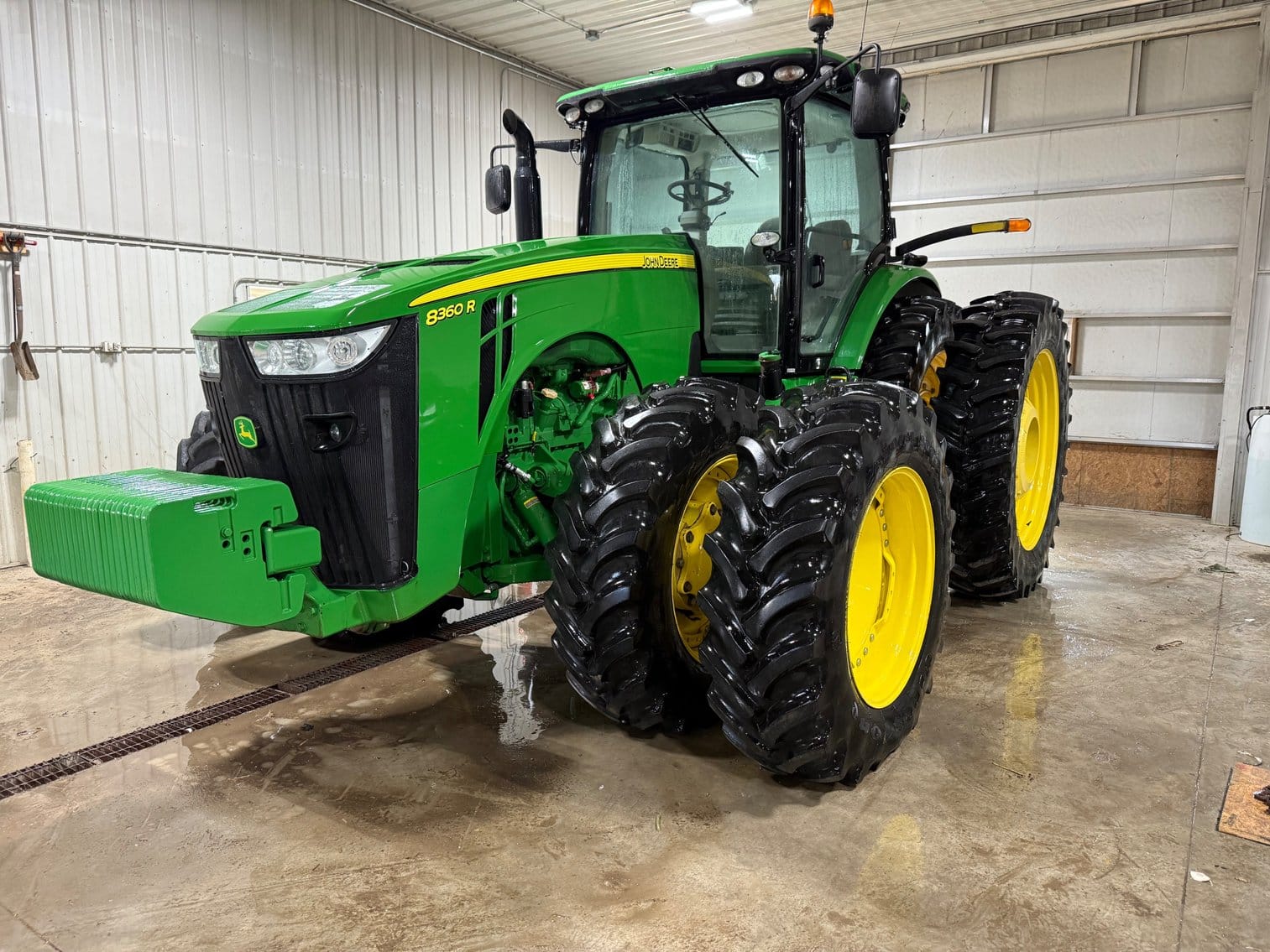 John Deere 8360R Equipment Image0