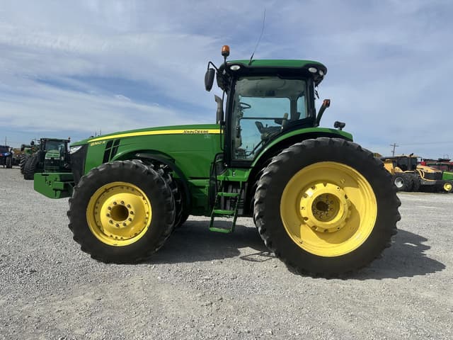Image of John Deere 8360R equipment image 2
