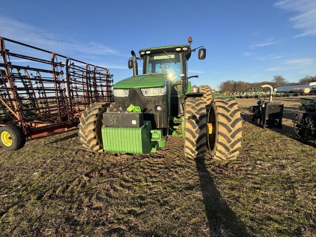 Image of John Deere 8360R equipment image 4