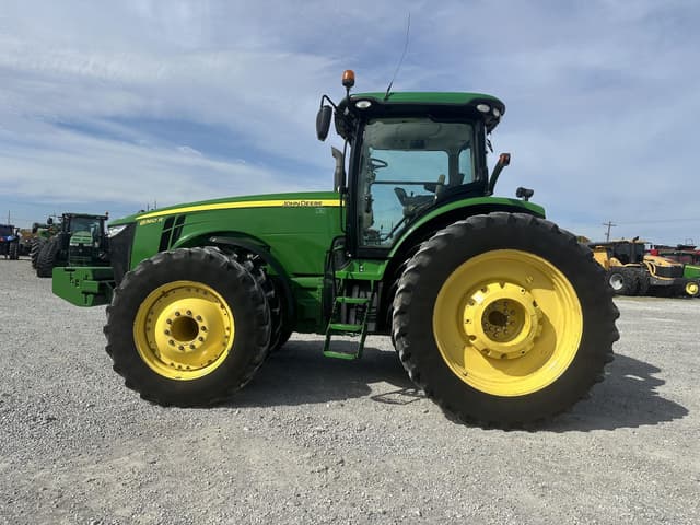 Image of John Deere 8360R equipment image 2