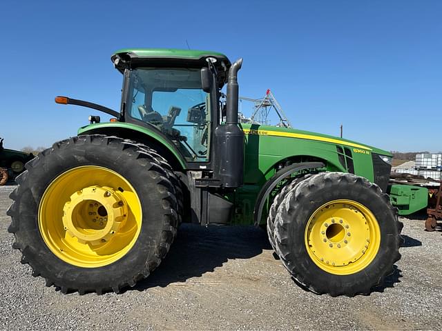 Image of John Deere 8360R equipment image 1