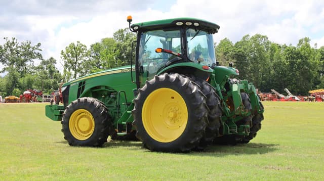Image of John Deere 8360R equipment image 4