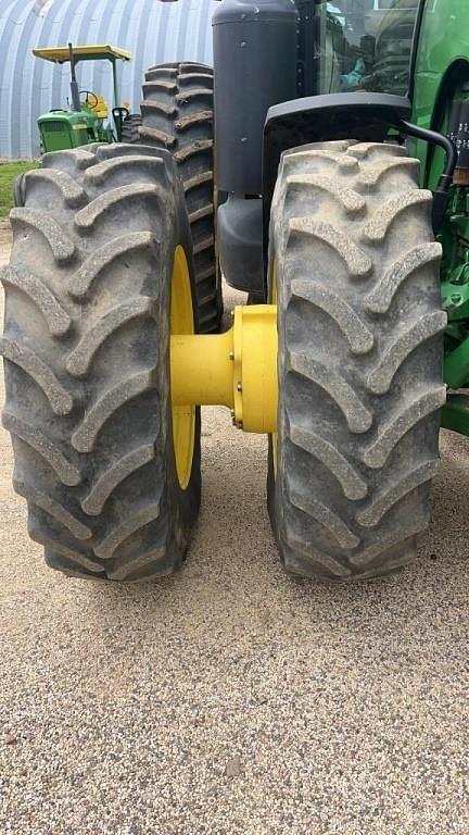 Image of John Deere 8360R equipment image 4