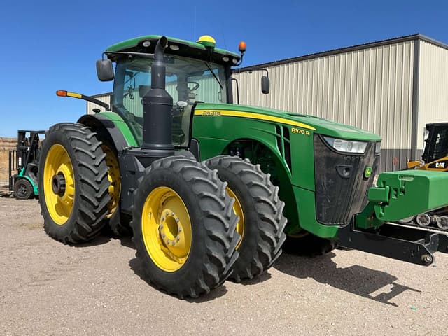 Image of John Deere 8370R equipment image 4
