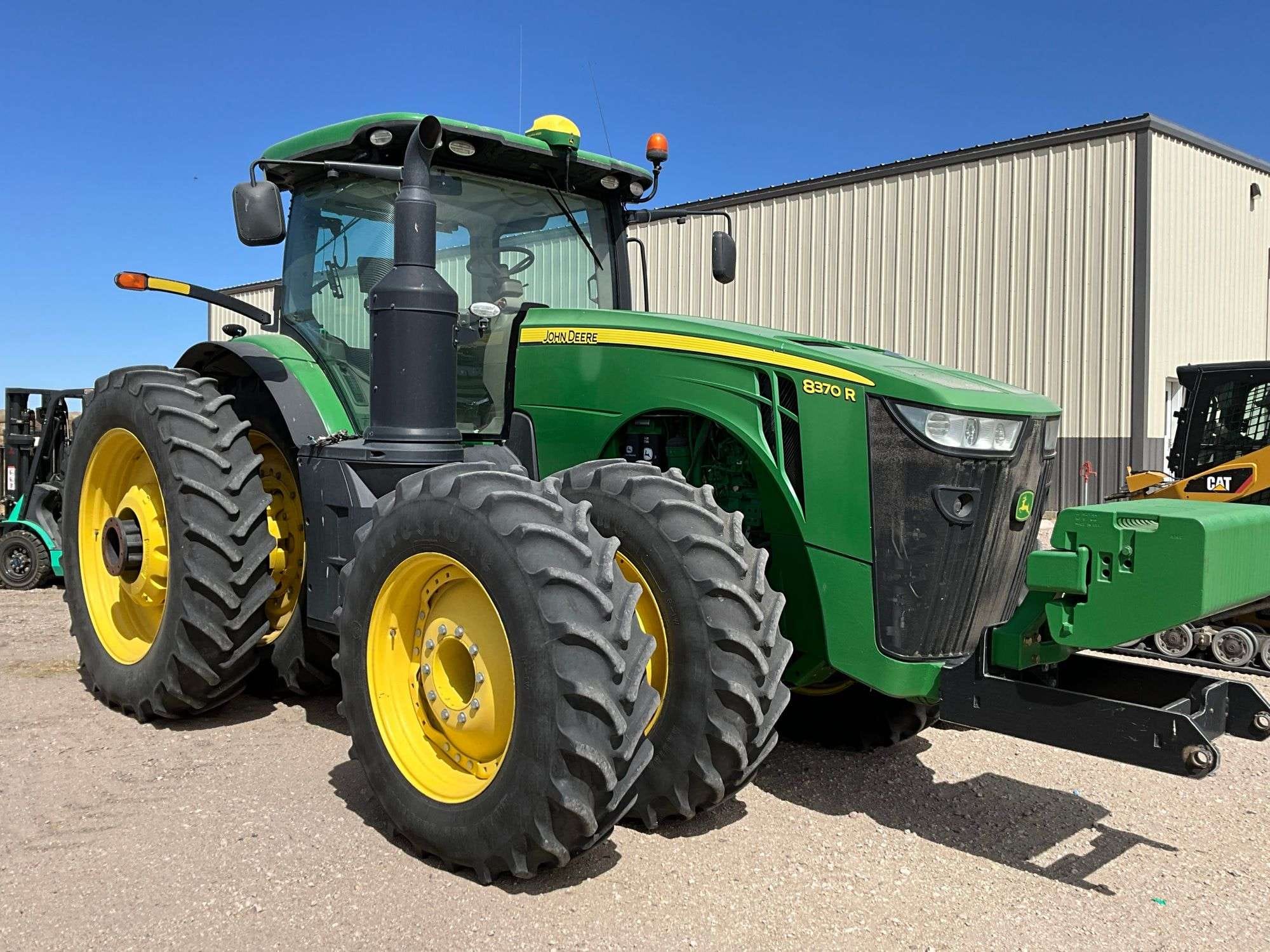 John Deere 8370R Equipment Image0