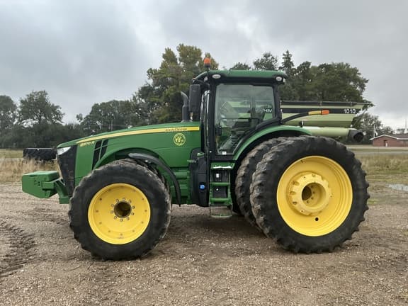 Image of John Deere 8370R equipment image 3