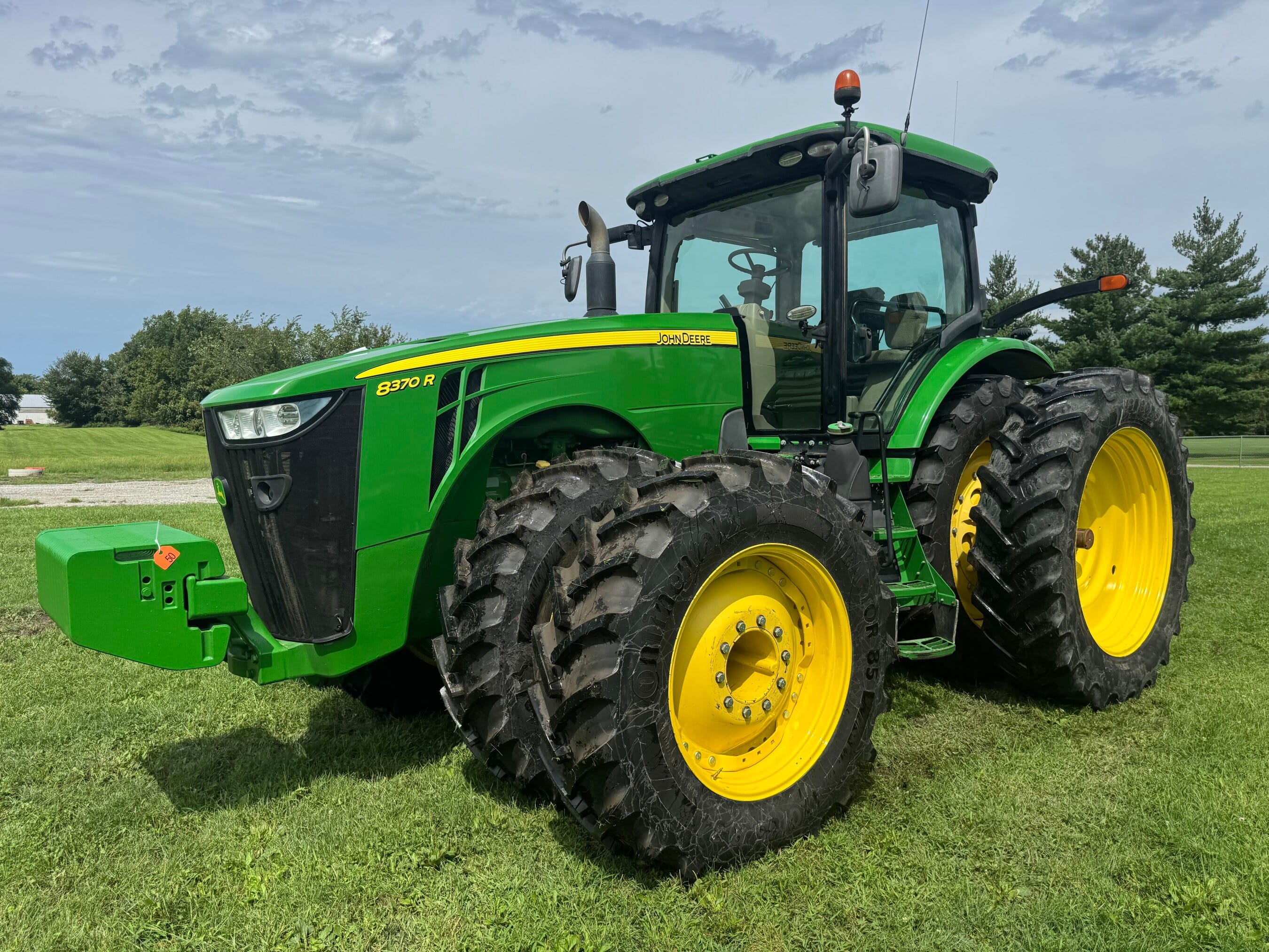 2015 John Deere 8370R Equipment Image0