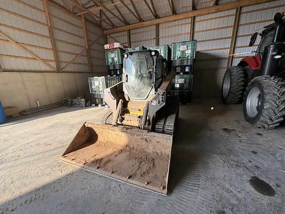 Image of John Deere Bucket Primary Image