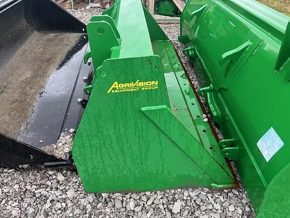 Image of John Deere Bucket Image 0