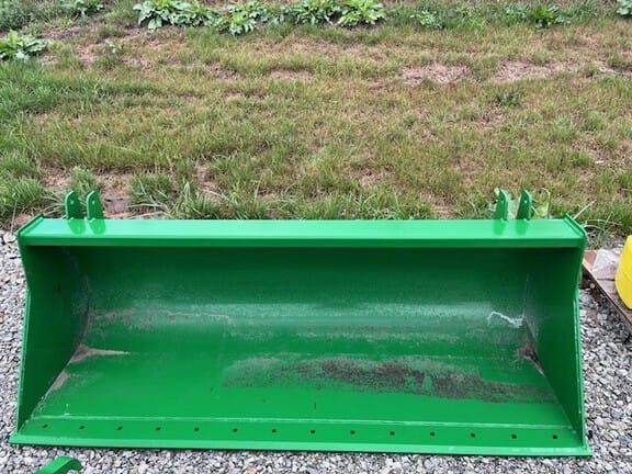 John Deere Bucket Equipment Image0