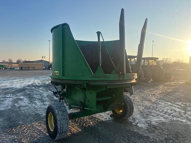 Image of John Deere 840 equipment image 4