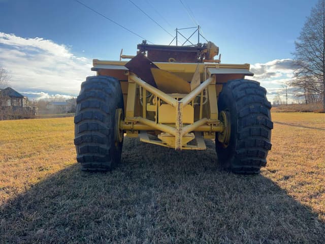 Image of John Deere 840 equipment image 3