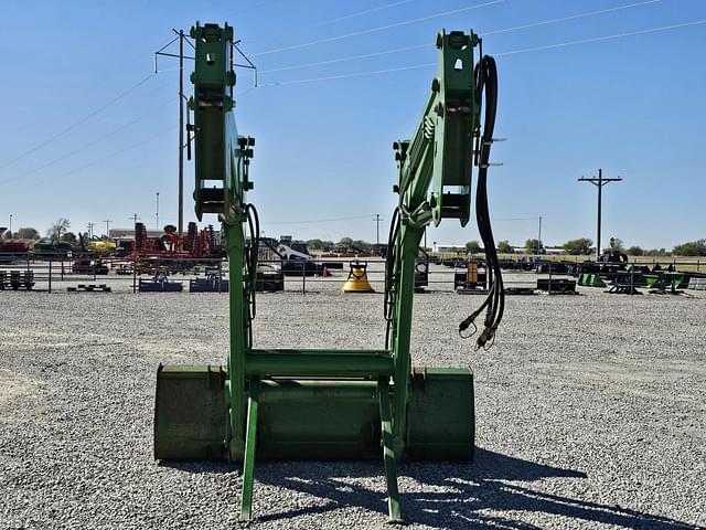 Image of John Deere 840 equipment image 2