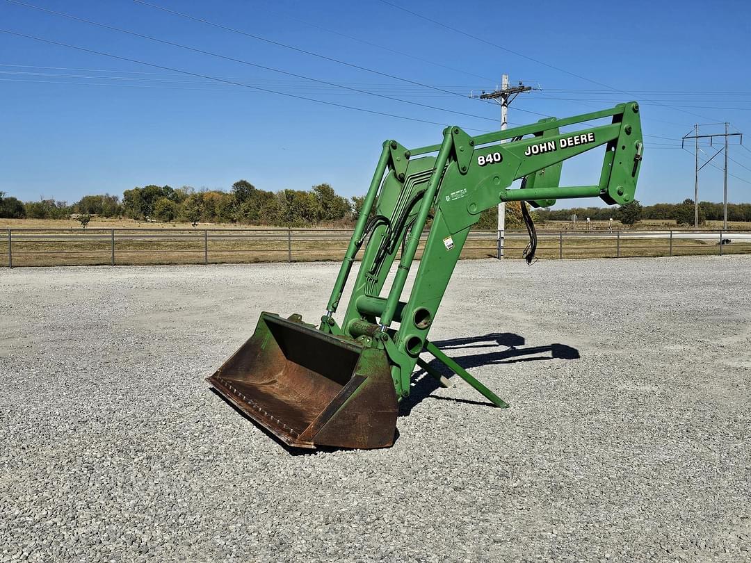 Image of John Deere 840 Primary image