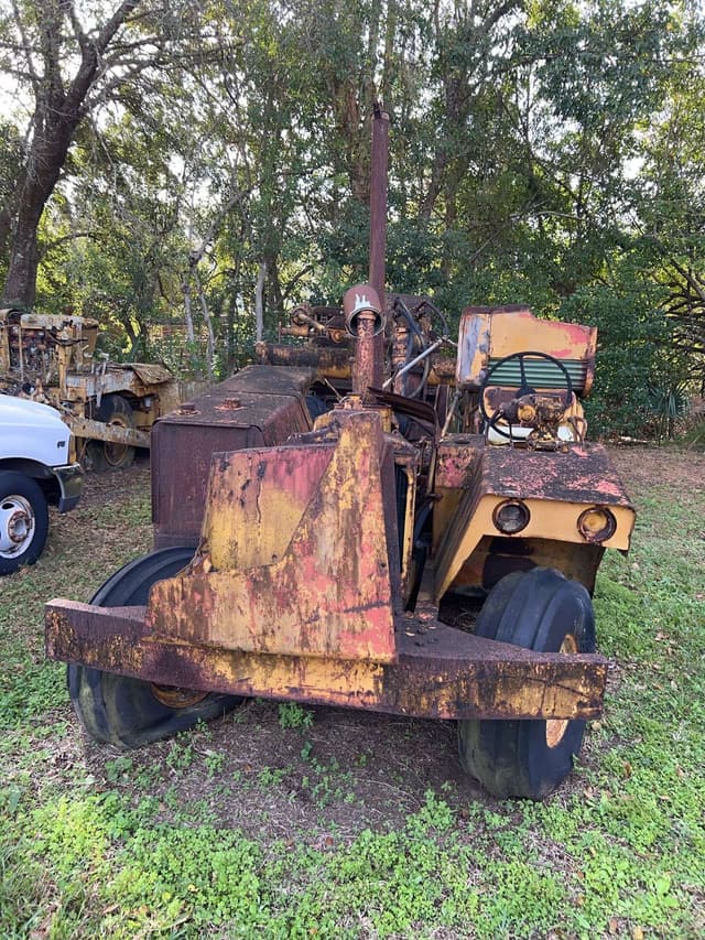 Image of John Deere 840 equipment image 3