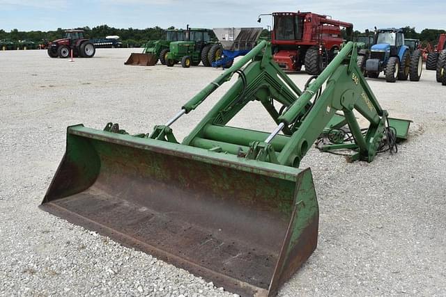 Image of John Deere 840 equipment image 2