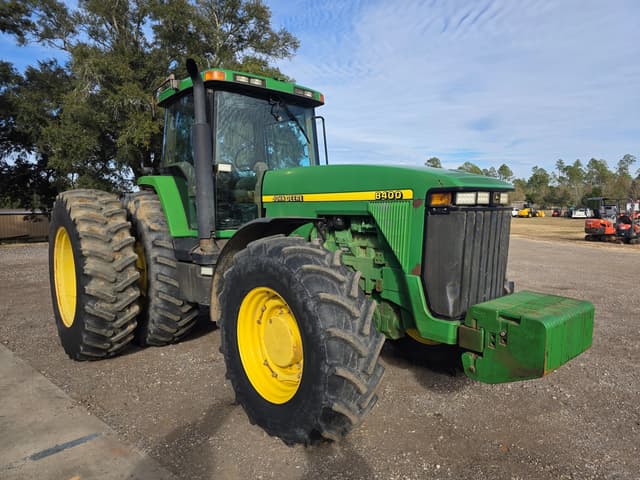 Image of John Deere 8400 equipment image 2