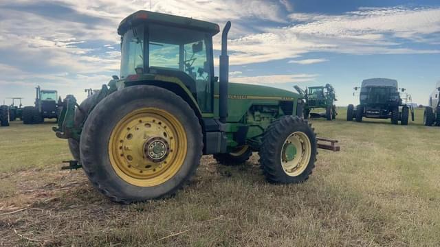 Image of John Deere 8400 equipment image 4