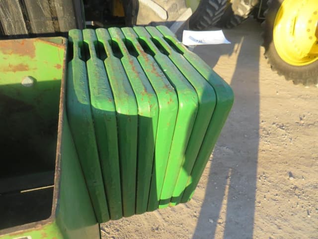 Image of John Deere 8400 equipment image 3