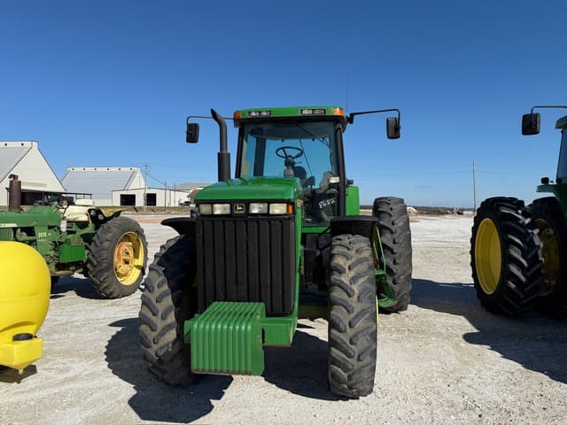 Image of John Deere 8400 equipment image 1