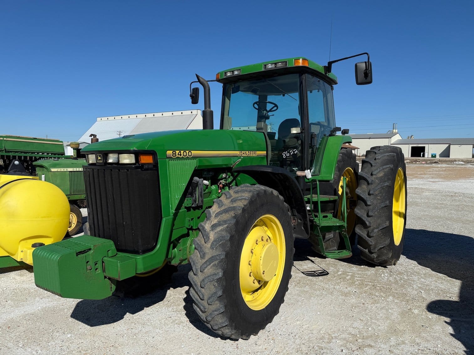 John Deere 8400 Equipment Image0