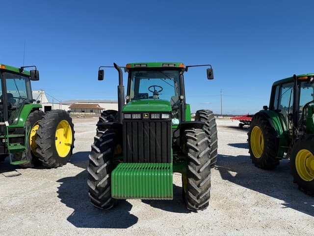 Image of John Deere 8400 equipment image 3