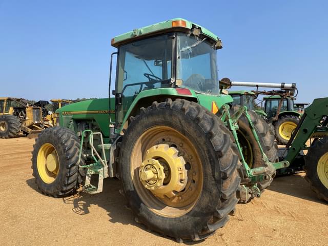 Image of John Deere 8400 equipment image 1