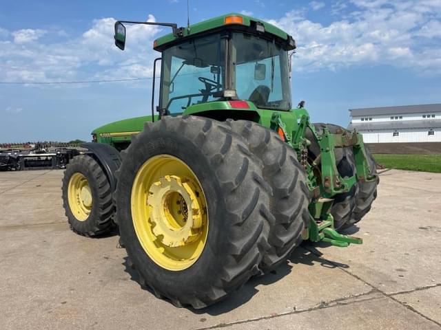 Image of John Deere 8400 equipment image 4
