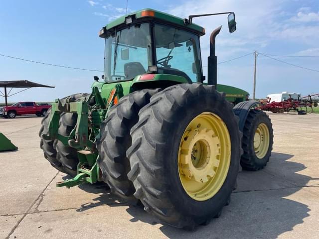 Image of John Deere 8400 equipment image 3