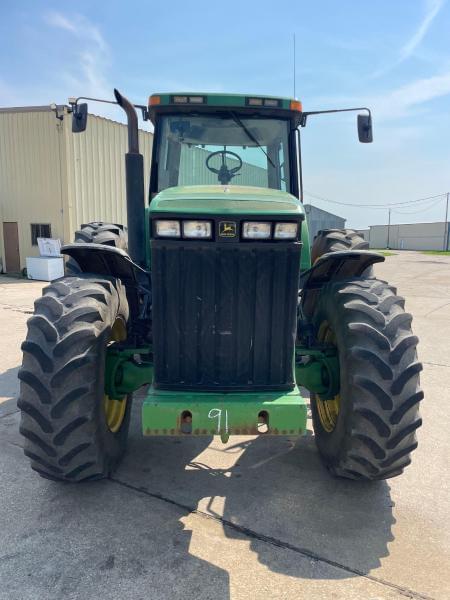 Image of John Deere 8400 equipment image 1