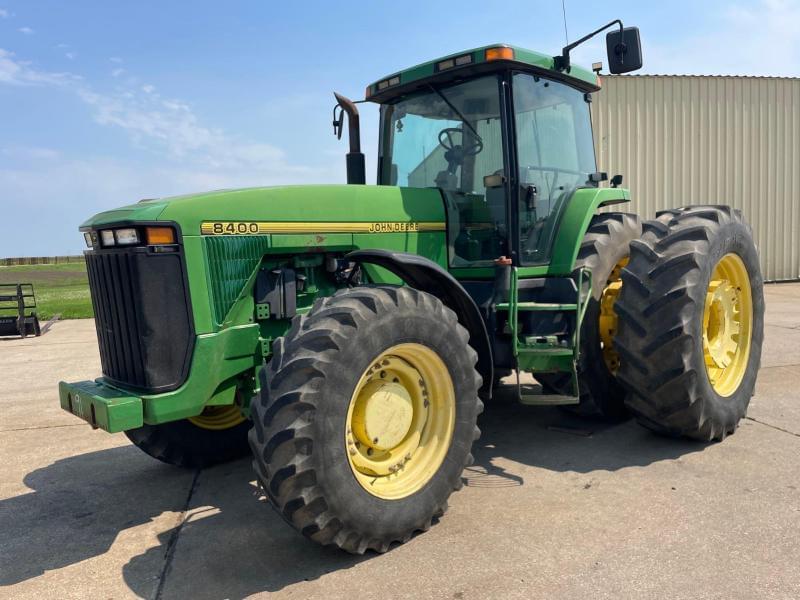 Image of John Deere 8400 Primary image