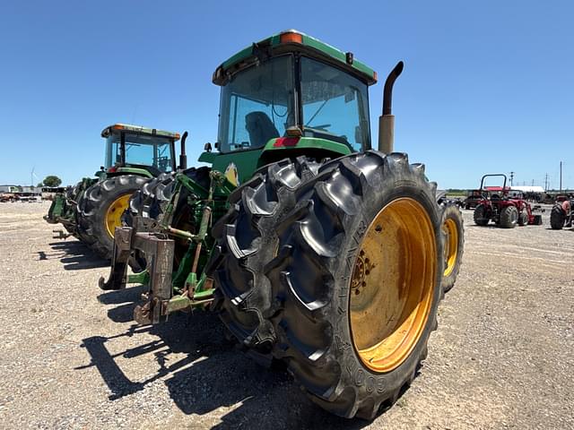 Image of John Deere 8400 equipment image 4