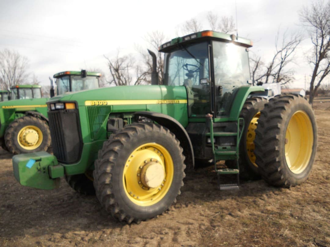Image of John Deere 8400 Primary image