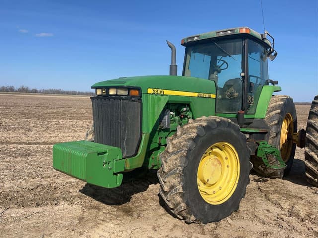 Image of John Deere 8400 equipment image 1
