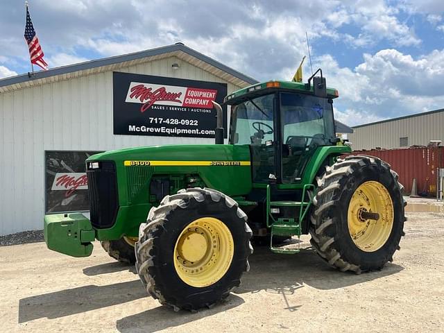 Image of John Deere 8400 equipment image 1
