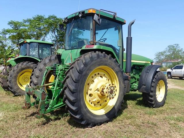 Image of John Deere 8400 equipment image 4