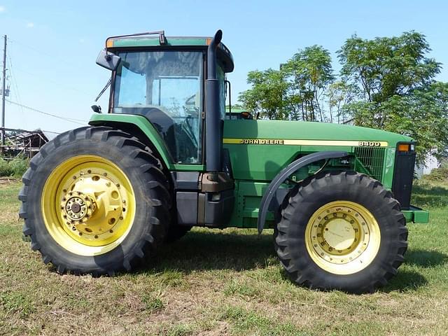 Image of John Deere 8400 equipment image 3