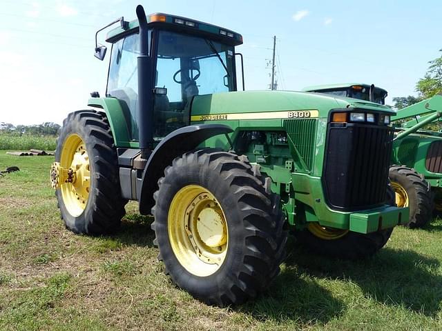 Image of John Deere 8400 equipment image 1