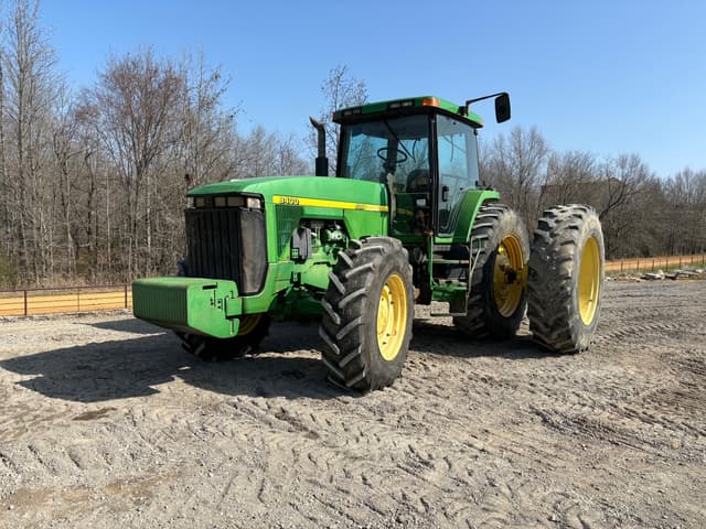 Image of John Deere 8400 equipment image 1