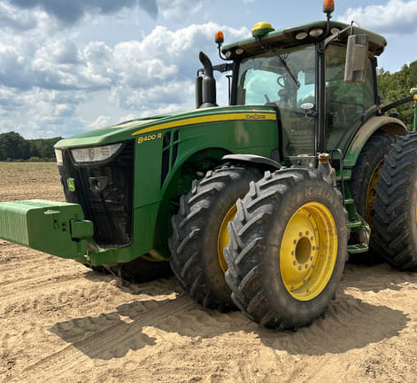 John Deere 8400R Equipment Image0